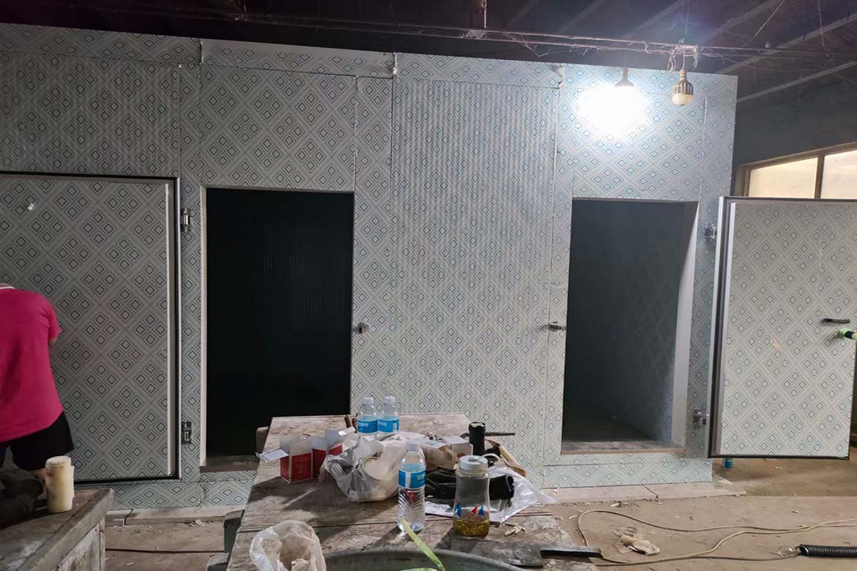 工地快讯:200吨肉类速冻冷库工程正在紧张施工当中 (图1) 工地快讯:200吨肉类速冻冷库工程正在紧张施工当中 (图1)